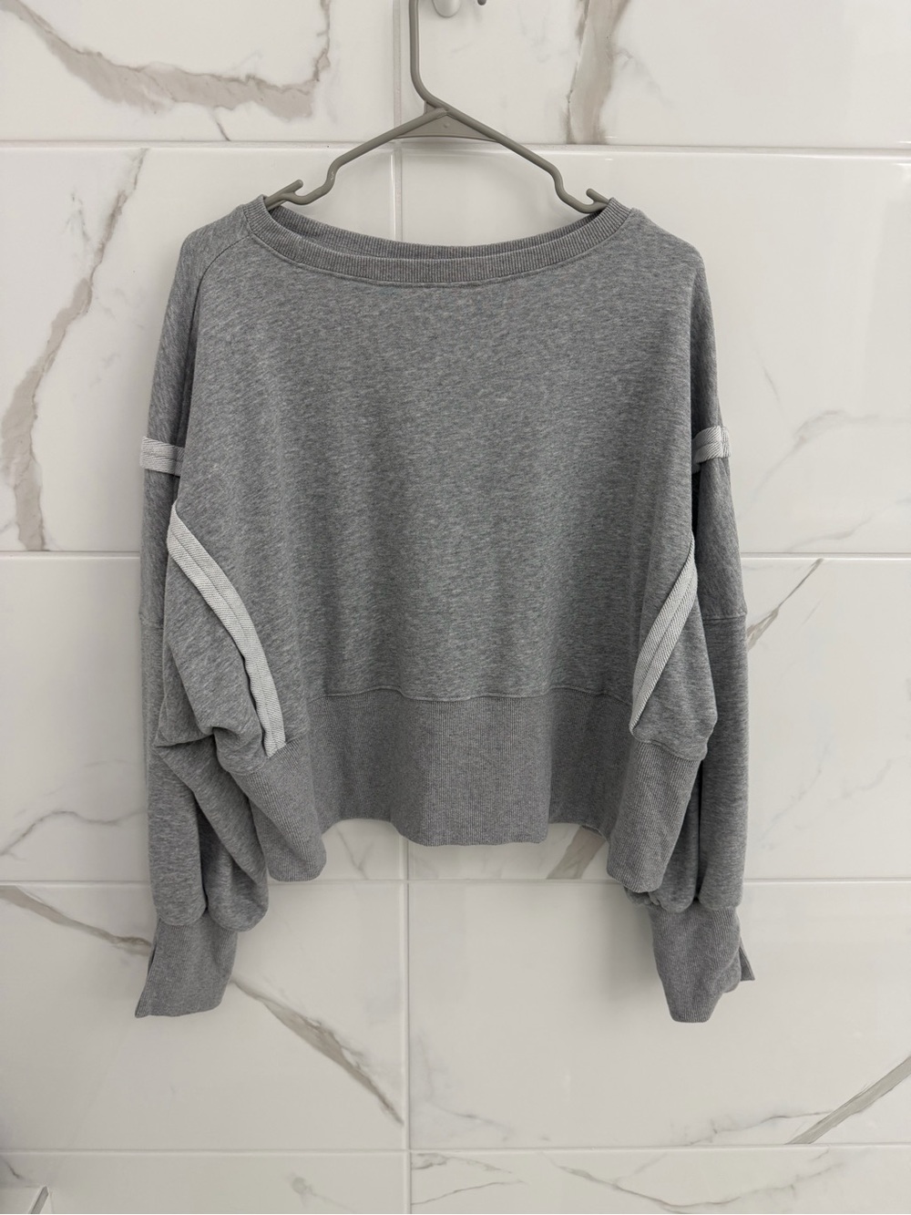Source Unknown Grey Cropped Sweatshirt